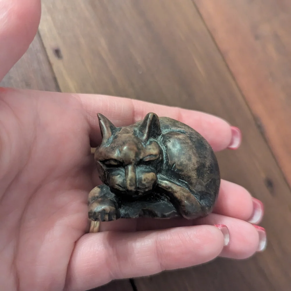 Vintage Stone Carved Curled Up Sleeping Cat Figurine -‎ Copper/Bronze Colored